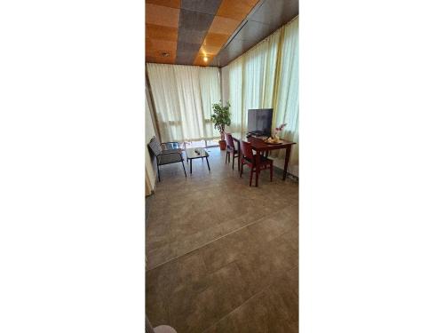 Apartment with two rooms and shared bathroom, Minusio (fotografie 8)