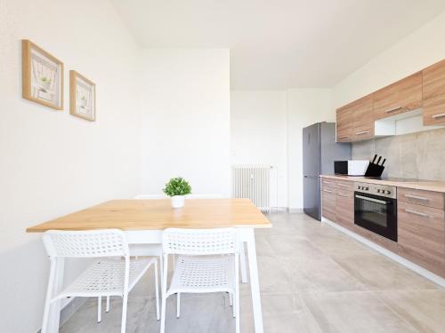 Tolstov Apartments - 3 Room Apartments - Kitchen - Balcony - 5 min to Messe DUS, Düsseldorf (fotografie 9)