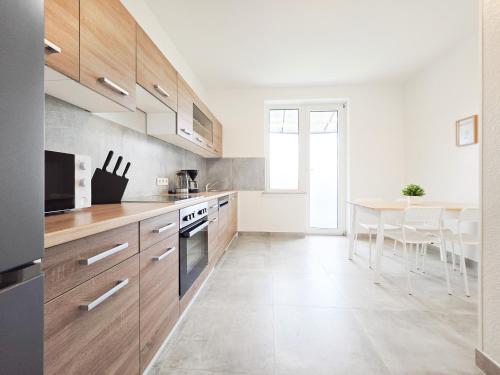 Tolstov Apartments - 3 Room Apartments - Kitchen - Balcony - 5 min to Messe DUS, Düsseldorf (fotografie 8)