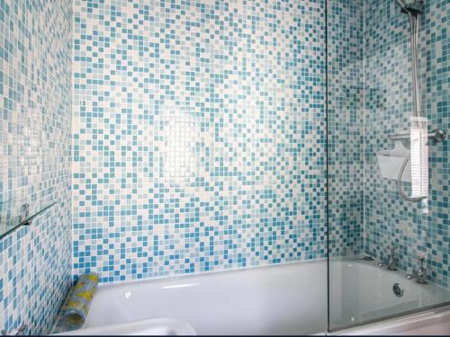 外部景觀, 日落鄉村別墅 (Sunset) in 庫姆馬丁