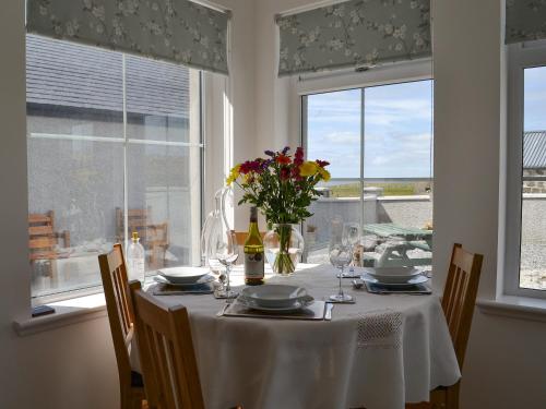 Зовнішній вигляд готелю, Kilbride Cottage in Острівець Південний Уїст