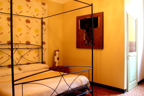 Casa Della Zia, Bologna by Short Holidays in Saragozza