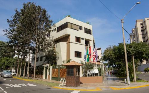 El Faro Inn