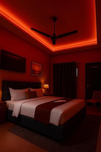 Townhouse Dream Hotel - image 5