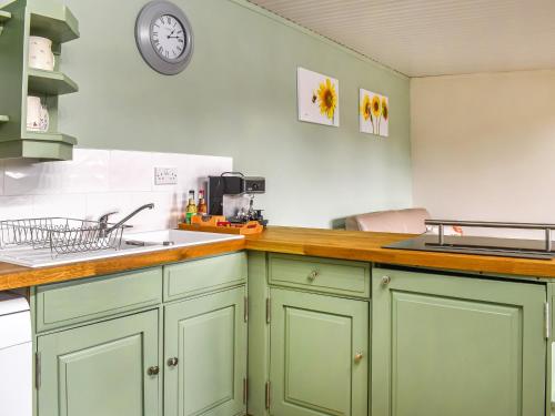 Udvendig, Newlyn Cottage in Egerton