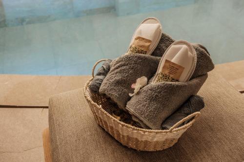 1926 Les Bains Boutique Private Spa Suites - image 2