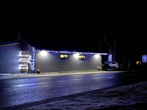 Horský dům pod přehradou u sjezdovky a potůčka v horách (Horsky dum pod prehradou u sjezdovky a potucka v horach) in Český Jiřetín