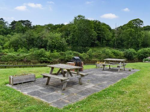 Exterior view, Hey Ho Cottage in Ruswarp