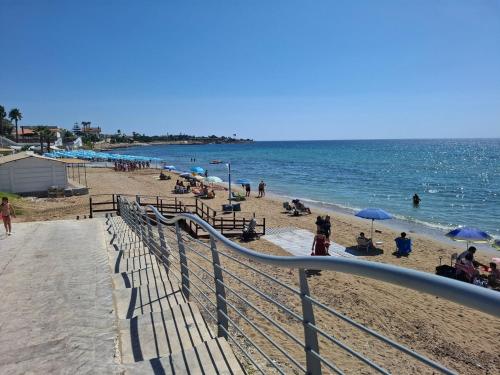 Giardino sul mare in ฟาลาริเด