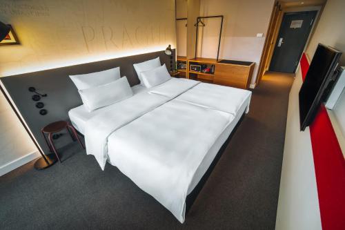 Pentahotel Prague - image 5