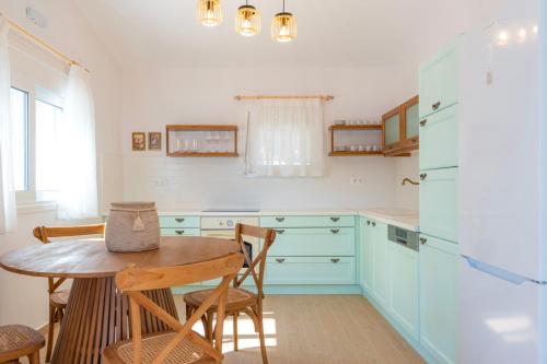 Jacob's Place Kalamos in Agii Apostoli