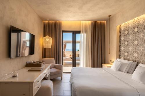 Superior Double or Twin Room with Terrace and Sea View image 9