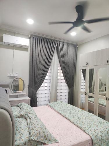 Homestay Saujana Hill in กัวมูซาง
