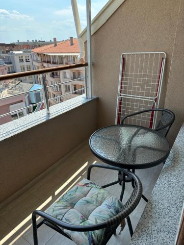 Apartment Tuthon in Pomorie