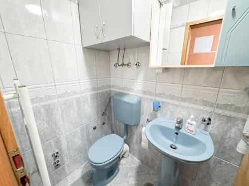 Three-Bedroom Apartment image 7