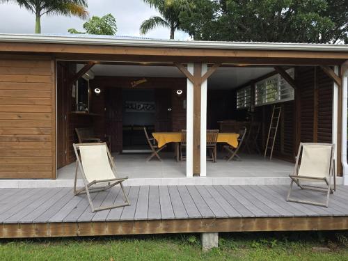 Instalaciones, Ti Kaz Romalex in Deshaies