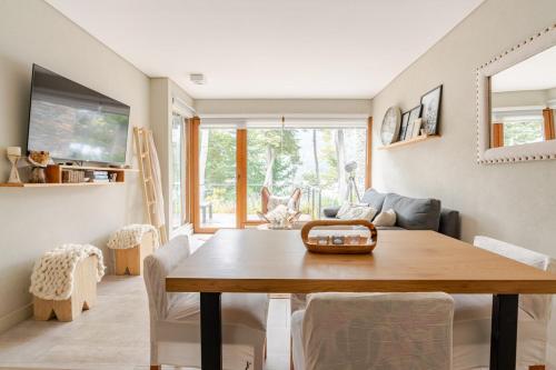 Paraiso correntoso Hermoso departamento con vista al lago y piscina climatizada in Villa la Angostura