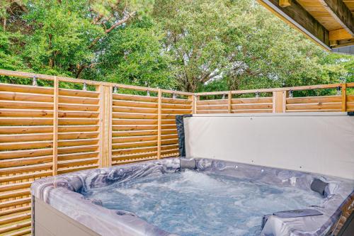 Private Beach Access and Hot Tub Kitty Hawk Haven in Kitty Hawk (NC)