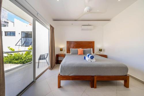Casa Kinam Chic 4BR Villa w Pool in La Veleta - image 2