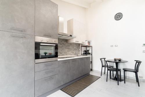 Kitchen, GuestHost - MM1 Sesto 1 Maggio Lovely Flat in Sesto San Giovanni
