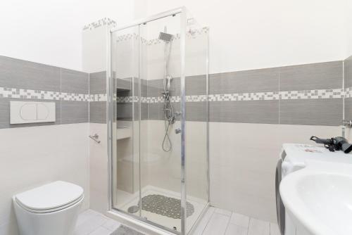 Bathroom, GuestHost - MM1 Sesto 1 Maggio Lovely Flat in Sesto San Giovanni