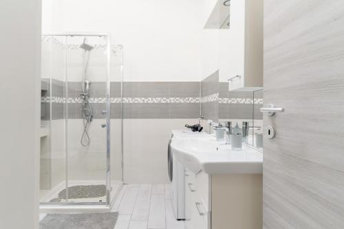 Bathroom, GuestHost - MM1 Sesto 1 Maggio Lovely Flat in Sesto San Giovanni