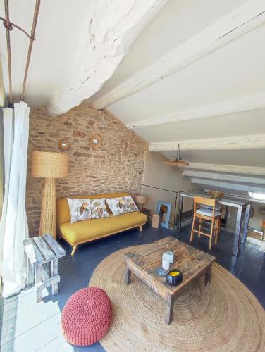 Appartement climatisé avec belle terrasse à 10 min d'Uzès (Appartement climatise avec belle terrasse a 10 min d'Uzes) in Vallabrix