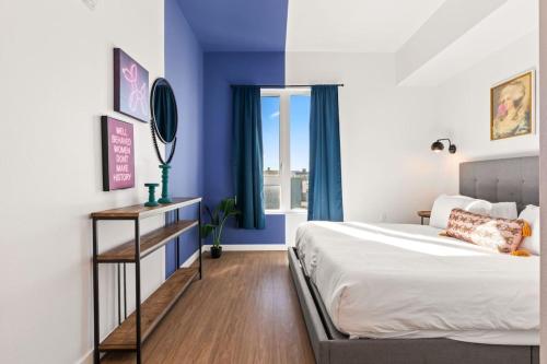 Spacious 1-BD with Stunning City Views in DTLA - image 5