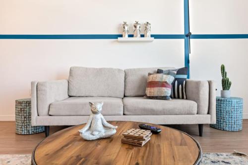 Arts District Condo, Walk to Little Tokyo Plaza