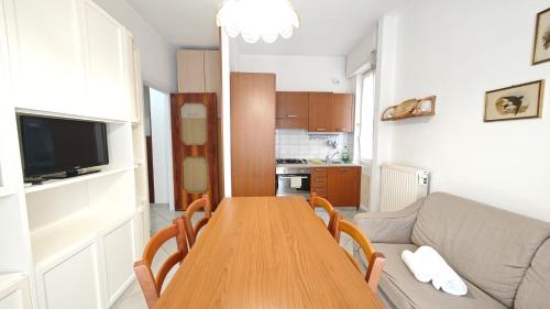  Hostdomus - La casina di Monica in Loano