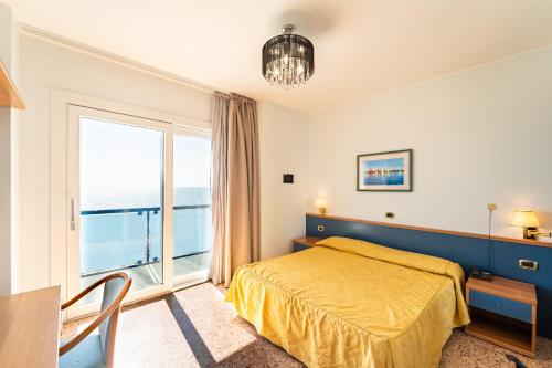 Camera doppia o twin, vista sul mare, balcone