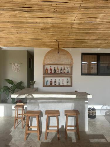 Étterem, Kaia Beach Lodge en Cosón (Kaia Beach Lodge en Coson) in Coson Vízpart