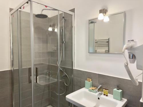 B&B Santi Quattro Al Colosseo - image 13