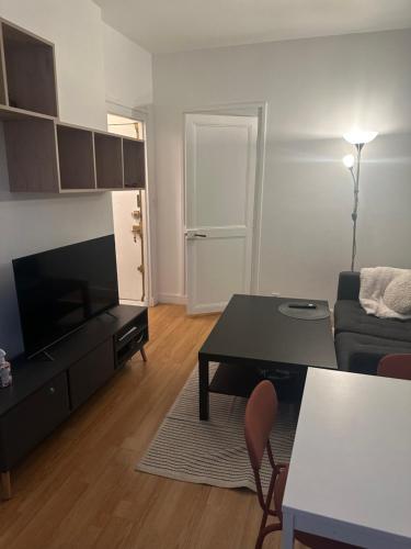 Bel Appartement Paris 11, Paříž