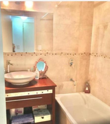 Comfortable apartment with Wi-Fi and an ideal location in Núñez (Comfortable apartment with Wi-Fi and an ideal location in Nunez) in نونيز