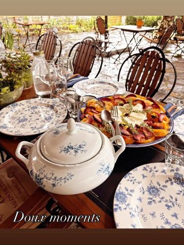 Exterior view, Hotel Restaurant "La Petite Auberge" in Bourg-Saint-Maurice