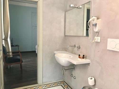 B&B Santi Quattro Al Colosseo - image 2