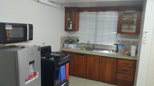 Le Chateau - Hummingbird Apartment in Bakhen