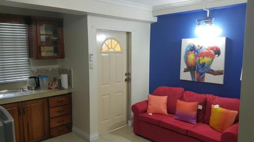 Le Chateau - Hummingbird Apartment in Bakhen