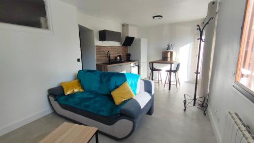 L'Escale Zen # Parking - WIFI Fibre - Au Calme in Challes-les-Eaux