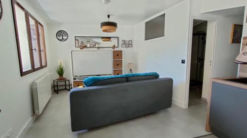 L'Escale Zen # Parking - WIFI Fibre - Au Calme in Challes-les-Eaux