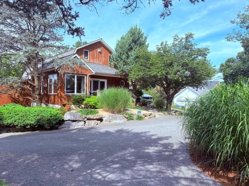 HIllside Farm B & B – Mount Joy, PA