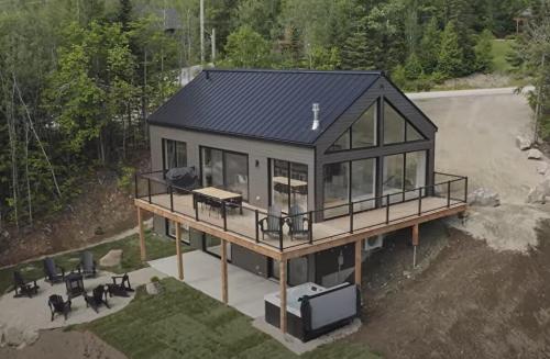 Chalet L'Estuaire, River View, Spa in Les Éboulements (QC)