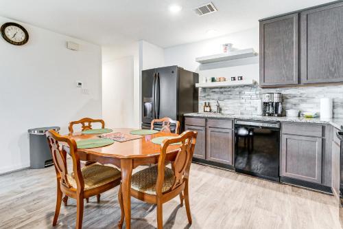 Lake Conroe Family Home | BBQ and Boat Ramp in Willis