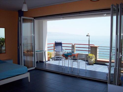 Gulta, Casa Marina in Ali Terme