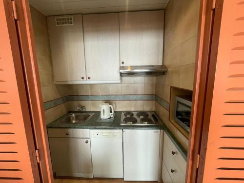 Studio cosy sud-ouest à 500m des pistes avec Wifi, balcon - FR-1-449-16 (Studio cosy sud-ouest a 500m des pistes avec Wifi, balcon - FR-1-449-16) in ティニュ