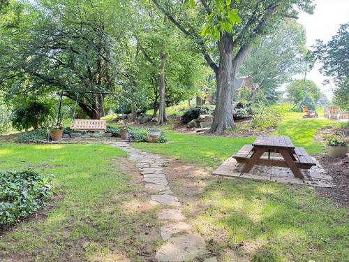 HIllside Farm B & B – Mount Joy, PA