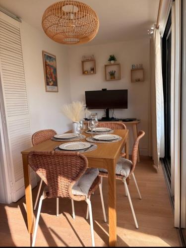 Apartment with garden at the foot of the harbor, Cogolin (zdjęcie 7)