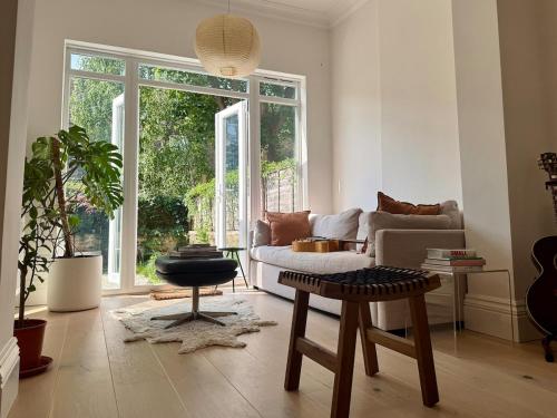 Minimalist Garden Flat In Brook Green, Hammersmith!, Londýn