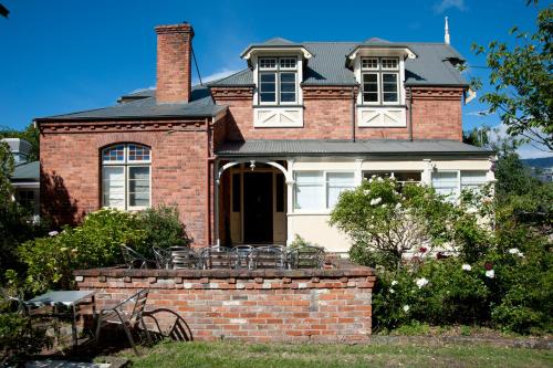Lowena Cafe and Accommodation - Hobart Lowena Cafe and Accommodation - Hobart
